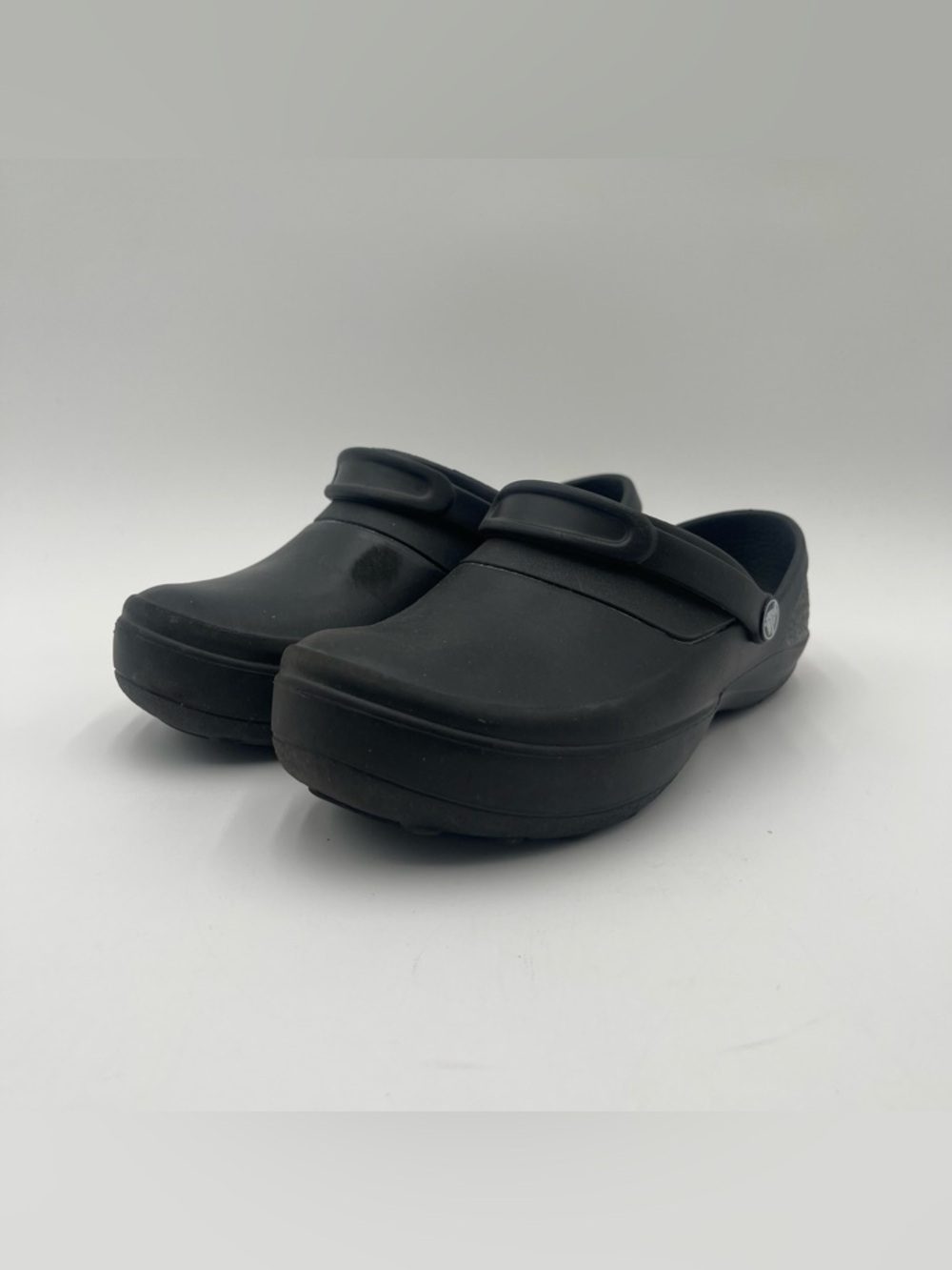 Crocs Women’s Slip Resistant Shoes Mercy Work Clogs Black Closed Toe Size 8